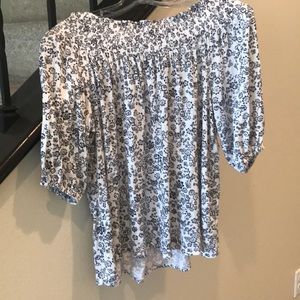 Max Jeans off the shoulder top